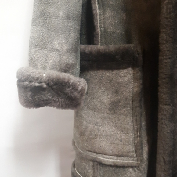 Vintage Shearling Sheepskin Coat - Picture 7 of 7